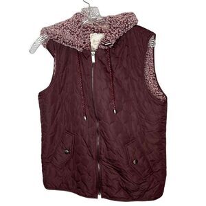 Altar’d State Alpine Hooded Wubby Puffer Vest Burgundy Sherpa Lined. Size Small.